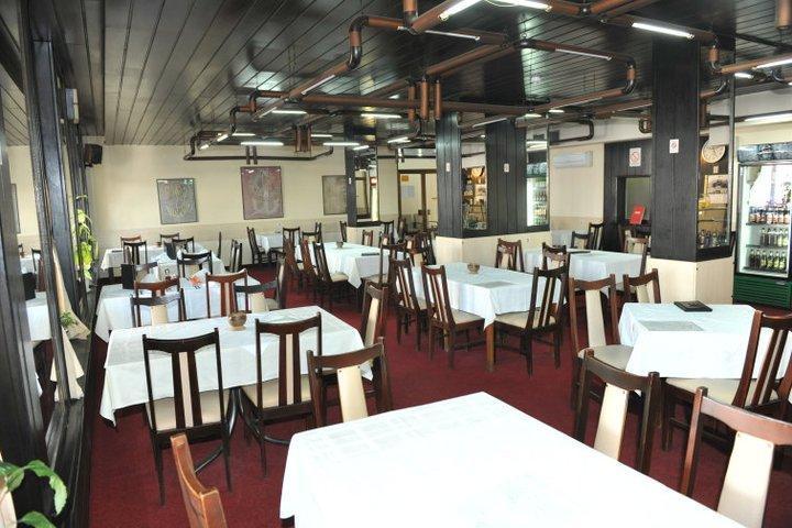 波热加酒店 Požega 餐厅 照片